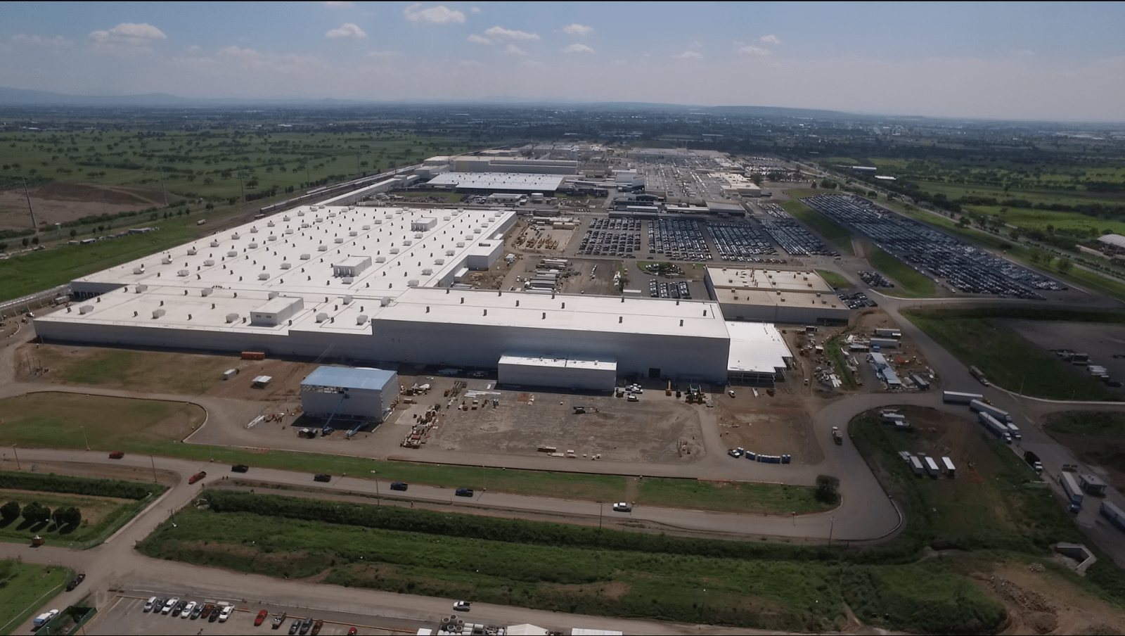 Panoramic view of General Motors stamping and body shop facility in Silao, Guanajuato