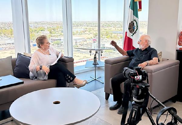 Leopoldo de la Maza and Rosa León in an interview 