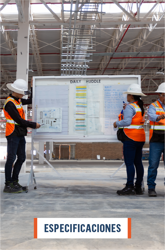 Documento detallando productos de construcción, materiales y equipo con marcas y códigos, junto a planos constructivos para la ejecución del proyecto